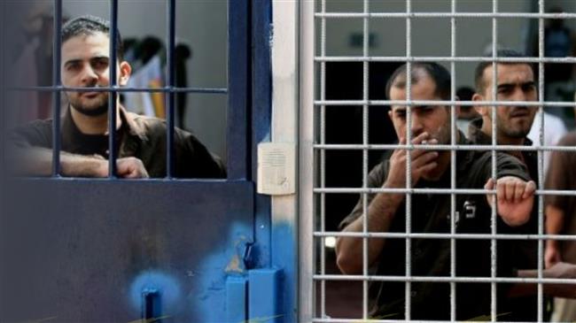 Gazans express solidarity with Palestinian prisoners in Israeli jails