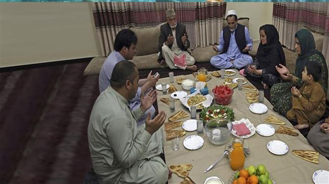 How is life for fasting Afghans in holy month of Ramadan?