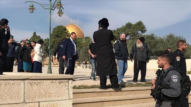 Hamas, resistance groups call for confronting Israeli raid on Aqsa Mosque