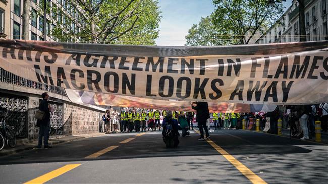 French march against climate policy